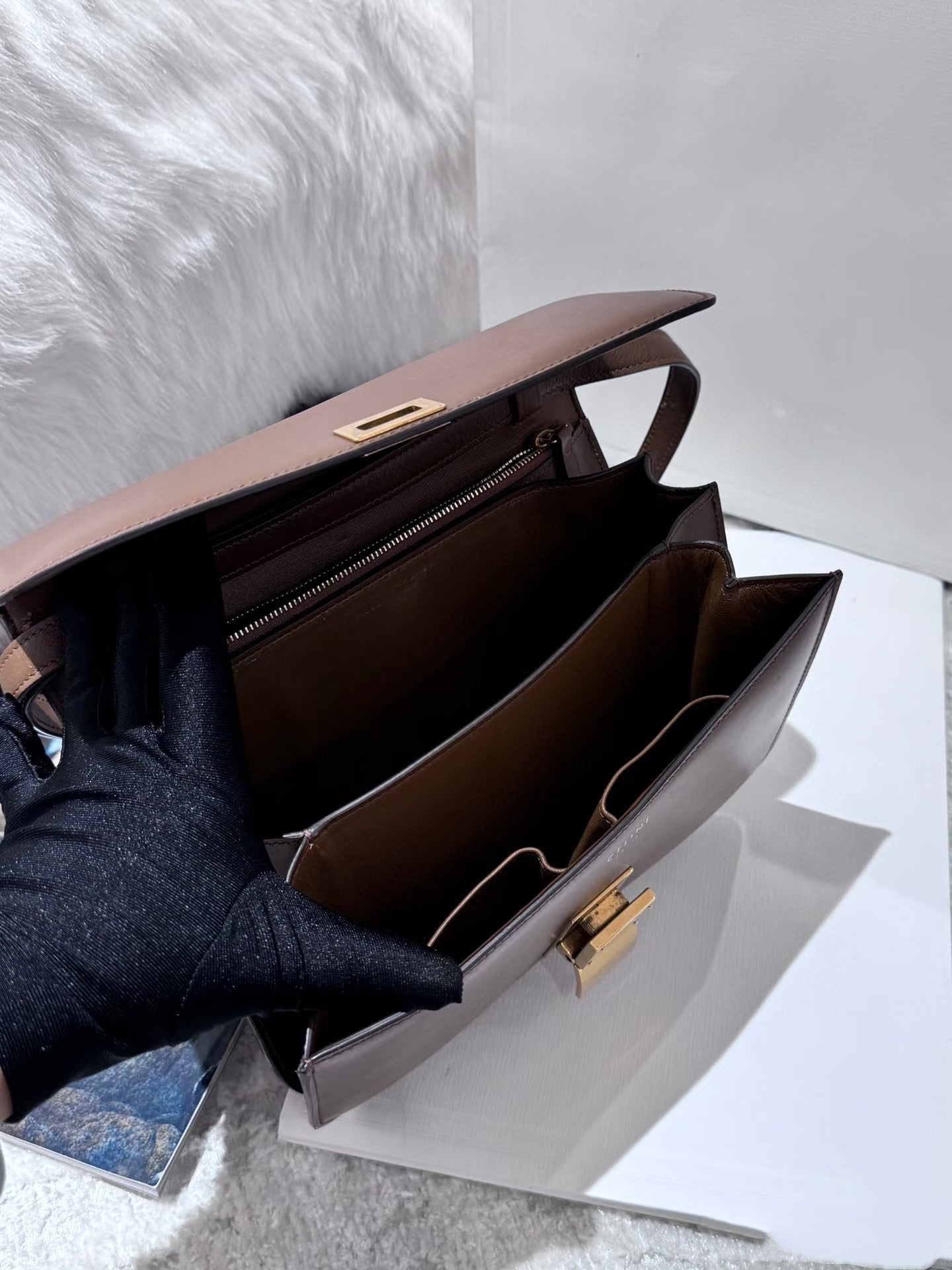 BOX