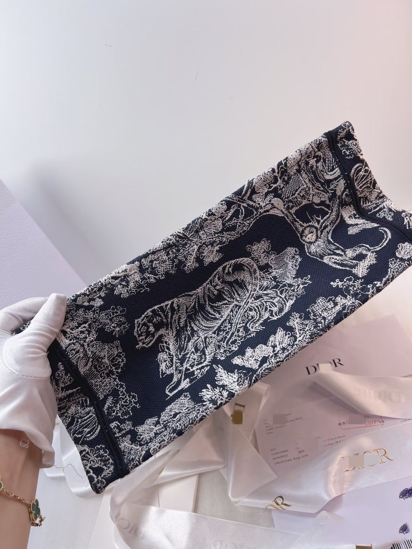 Bbook tote