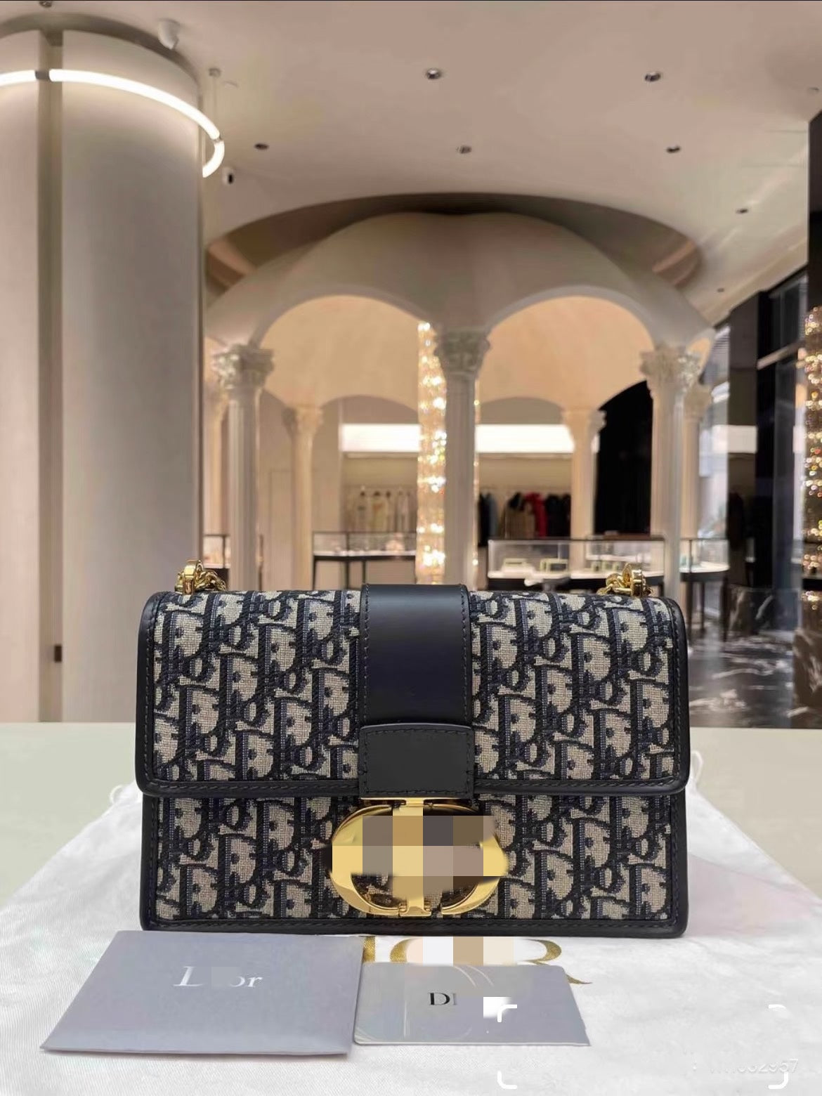 30 Montaigne